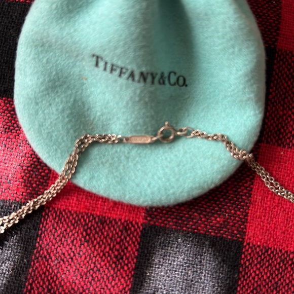 Tiffany infinity knot necklace - Picture 3 of 4